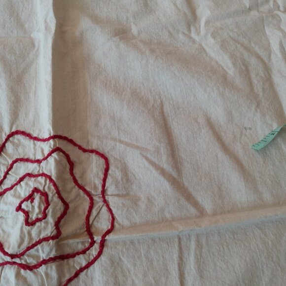 Vintage Tablecloth Primitive Hand Embroidered "Grandma" Red Rose Green Leaves - Picture 11 of 16